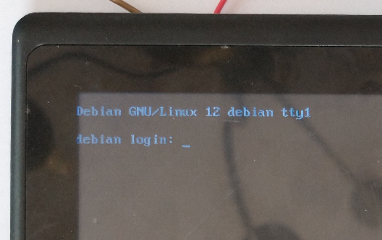 Debian CLI login being shown